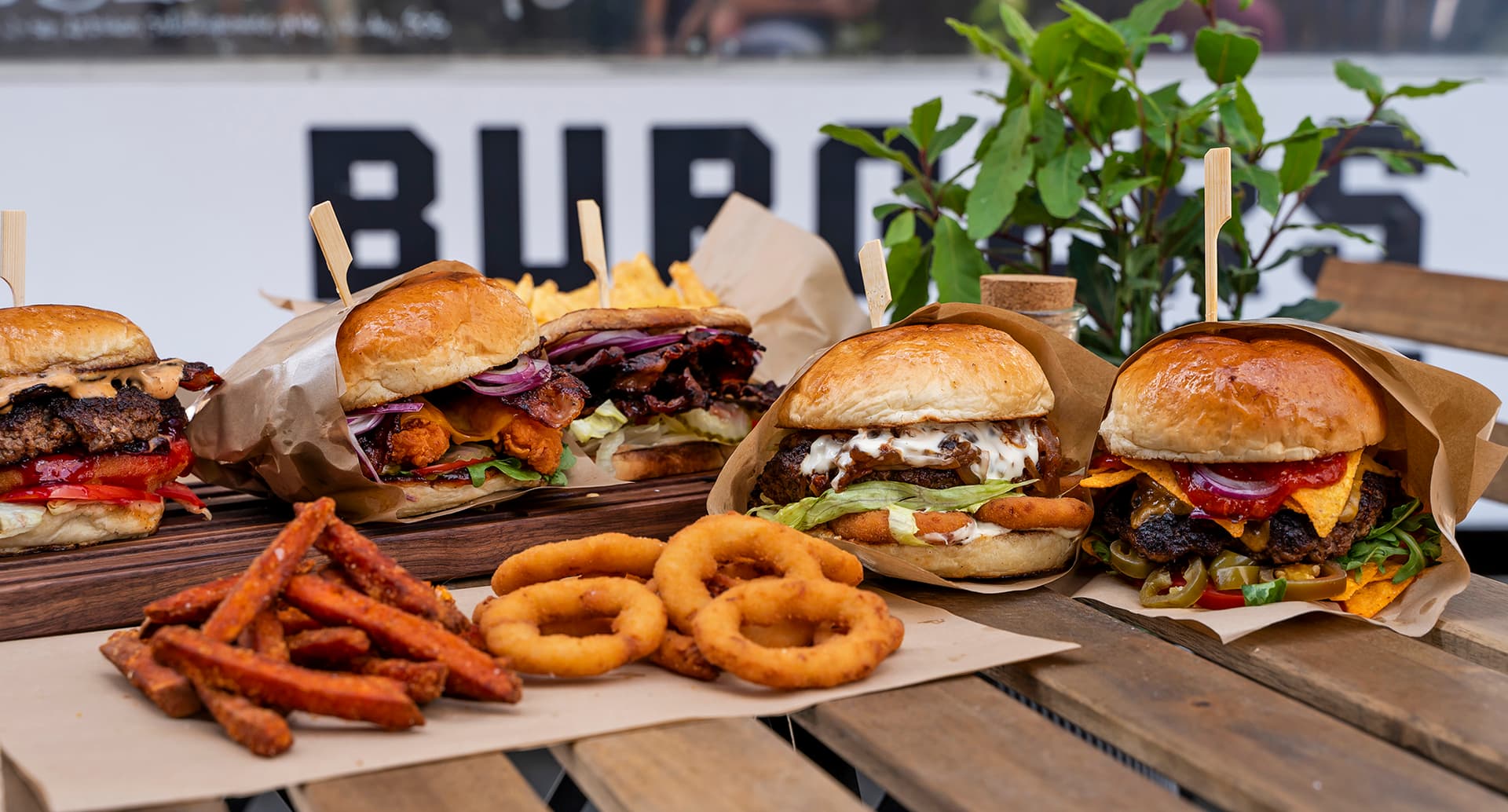 BOAT BURGERS